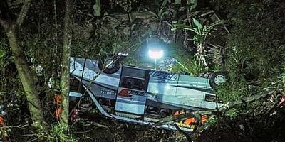 Endonezya’da öğrencileri taşıyan otobüs kaza yaptı: 27 ölü, 39 yaralı