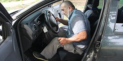 Engelli adamın önce telefonunu çaldı sonra darp etti