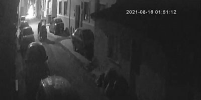 Engelli aracının çalınma anı kamerada