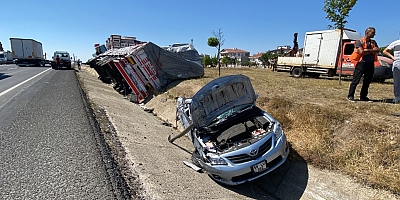 Ergene'de tırın çarptığı otomobil kullanılamaz hale geldi