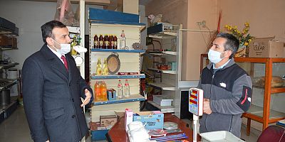 Eroğlu, sorunları not alıyor