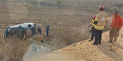 Eşine otomobil kullanmayı öğretirken şarampole uçtular