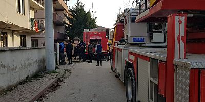 Ev yangınında bir kişi dumandan zehirlendi