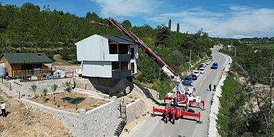 Evi yıkımdan vinçle kurtaran kişi konuştu