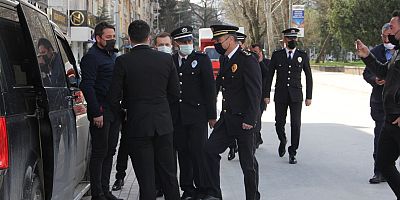 Gazetecilerden polislere, ‘Silah yüklü araç’ sürprizi