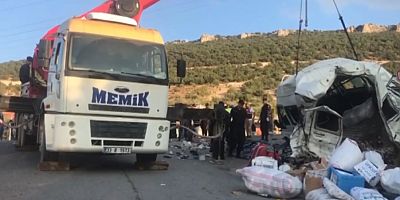 Gaziantep'te freni patlayan kamyonun trafik ışıklarındaki 3 araca çarpması sonucu 6 kişi öldü, 16 kişi yaralandı.