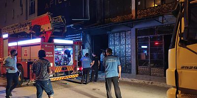Gece yarısı çıkan yangın korkuttu