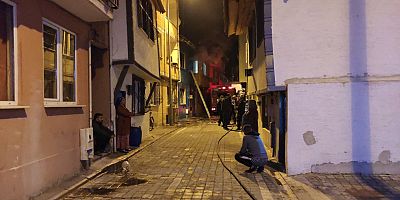 GECE YARISI ÇIKAN YANGIN KORKUTTU