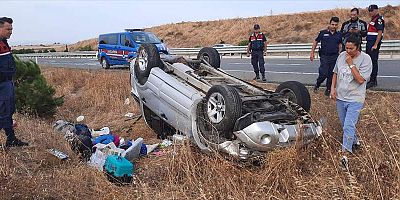 Gelibolu’da bariyere çarpan otomobilin sürücüsü yaralandı