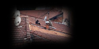 Gençler dışarıya çıkamayınca soluğu çatıda alıyor