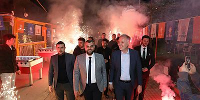 GENÇLERDEN BAŞKAN TABAN’A COŞKULU KARŞILAMA