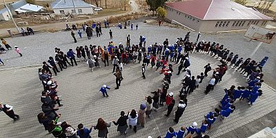 GöNüLLü GENÇLER GÖNüLLER YAPTI