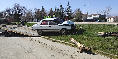 GÖZÜ KARARINCA AĞACA ÇARPARAK YARALANDI