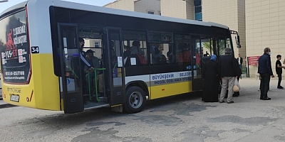 Halk otobüsü şoförü, güzergahını değiştirerek fenalaşan yolcuyu hastaneye yetiştirdi