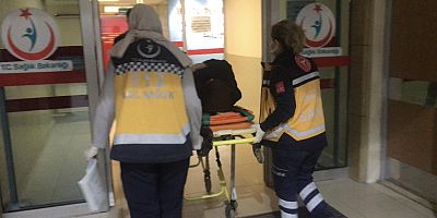 Halk otobüsünden düşen yaşlı kadın yaralandı