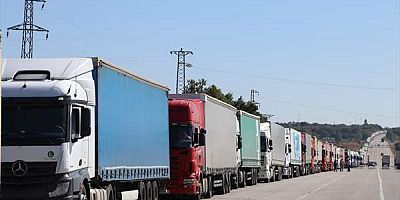 Hamzabeyli Sınır Kapısı'nda tır kuyruğu 20 kilometreyi buldu