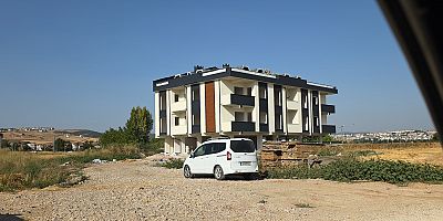 Havalandırma boşluğuna düşen inşaat işçisi ağır yaralandı