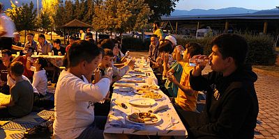 Hüdai Camii gençlerinden anlamlı program