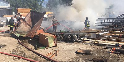 HURDA TOPLAMA MERKEZİNDE YANGIN ÇIKTI