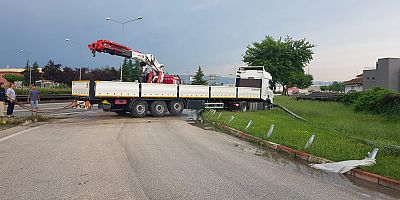 İki ayrı kaza Bursa Ankara Karayolunu trafiğe kapattı