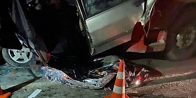 İki tırın arasında sıkışan otomobilin sürücüsü hayatını kaybetti