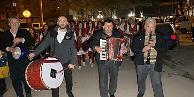 İlçe halkını Rumeli ezgileriyle sahura uyandırdılar
