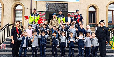 İLK MEKTUP JANDARMAYA: MİNİKLERDEN ANLAMLI JEST