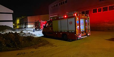 İnegöl Akhisar’da boyama atölyesinde çıkan yangın büyümeden söndürüldü