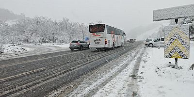 İnegöl-Ankara kara yolunda kar etkili oluyor
