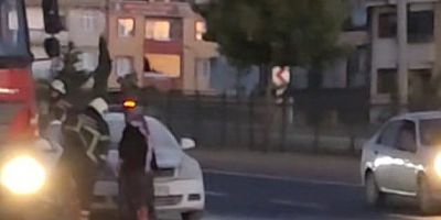 İnegöl Avarlar Kavşağı’nda Otomobilde Yangın Paniği