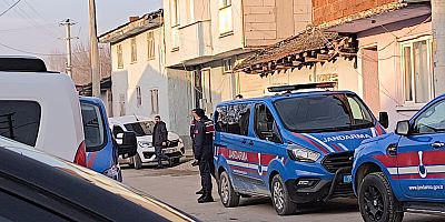 İnegöl’de 2 çocuğunu rehin alan baba 15 saattir ikna edilmeye çalışılıyor