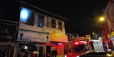 İnegöl’de  3 katlı binada çıkan yangın söndürüldü