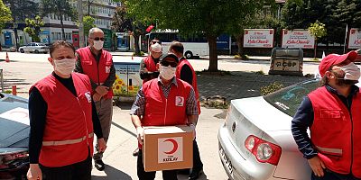 İnegöl'de 4 partinin meclis üyeleri Kızılaya destek verdi