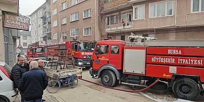 İnegöl’de Ahşap Binada Yangın Çıktı