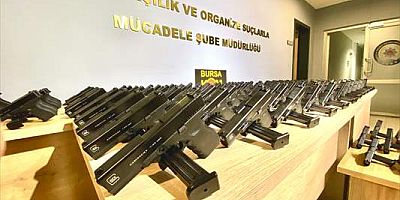 İnegöl’de aracında 150 ruhsatsız tabanca ele geçirilen zanlı tutuklandı