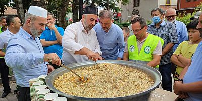 İnegöl’de aşure ikramları başladı