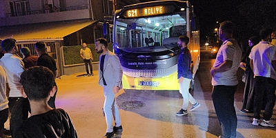 İnegöl’de Belediye Otobüsü ile Hafif Ticari Araç Çarpıştı: 2 Yaralı