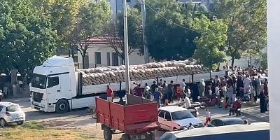 İnegöl’de bir hayırsever 30 ton patatesi ücretsiz dağıttı