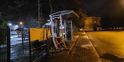 İnegöl’de Buz Alarmı: Kontrolden Çıkan Araç Yayaya Çarptı