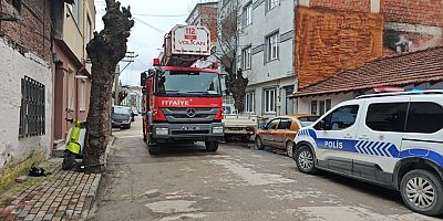 İnegöl'de Çatı Katında Çıkan Küçük Çaplı Yangın Söndürüldü