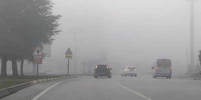 İnegöl'de etkili sis, görüş mesafesini 10 metreye düşürdü