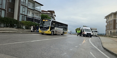 İNEGÖL’DE HALK OTOBÜSÜNDEN İNEN KADIN YOLCU YARALANDI