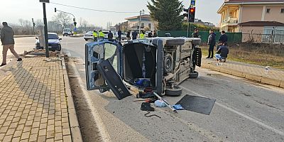 İnegöl’de İki Araç Çarpıştı: 2 Yaralı