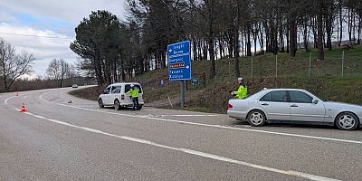 İnegöl’de İki Araç Çarpıştı: 2 Yaralı