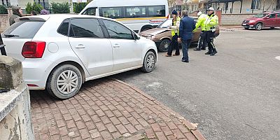 İnegöl'de bir kişinin yaralandığı trafik kazası kamerada