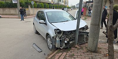 İnegöl’de İki Otomobil Çarpıştı: 2 Çocuk Yaralandı