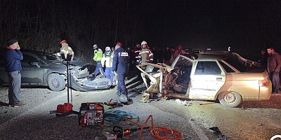 İnegöl’de İki Otomobil Çarpıştı: 3 Kişi Yaralandı