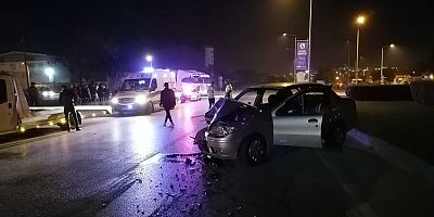 İnegöl’de iki otomobil ve yayanın karıştığı kazada 3 kişi yaralandı