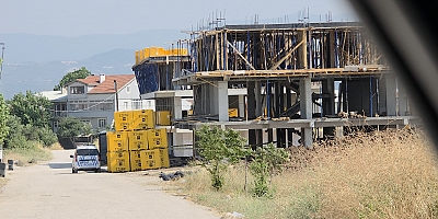 İnegöl’de İnşaat Kazası: 3. Kattan Düşen İşçi Hayatını Kaybetti