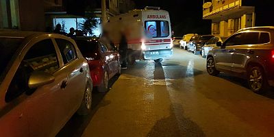 İNEGÖL'DE KADIN 2 ARAÇ ARASINDA KALARAK YARALANDI